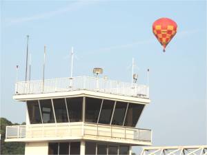 Une montgolfière verticale aérodrome