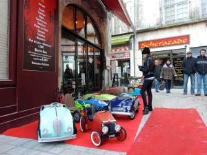 Les voitures à pédales - rue de la clarté à Périgueux