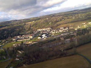 la vue vers la droite en montée initiale: Charrièras