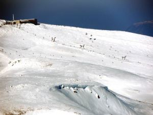 Zoom sur l'arrivee des telecabines de super-besse