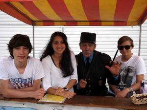 Des jeunes du club avec le garde champêtre