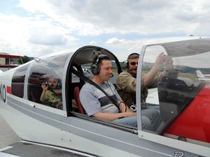 Le départ d'une famille à bord du DR400