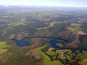 Le lac du barrage de Grandval