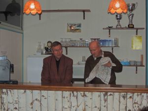 c'est encore les pilotes hommes de corvée "plonge"