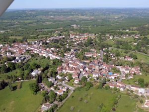 Sur la route du retour, le village de Thenon