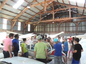 La visite du hangar Planeurs