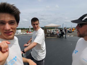 Les bénévoles du club à l'accueil du public