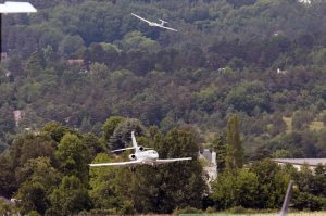 Un Falcon 50  à l'atterrissage 