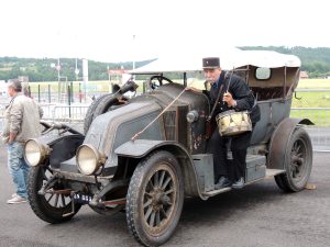Une renault de 1909