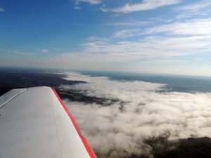 La vallée de la Vézère sous le brouillard