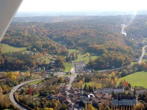 Le Village de Château l'Eveque