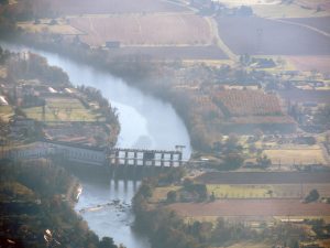 Le barrage de Tuilières sur la Dordogne