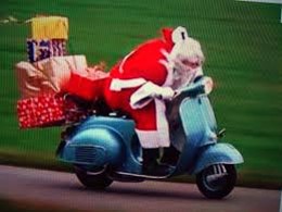 pere-noel-en scooter