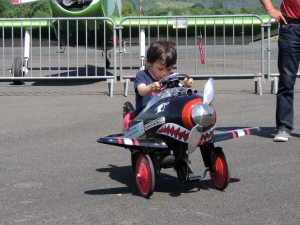 Voyons voir comment avance cet avion.....