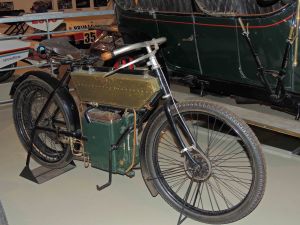 La future moto de notre instructeur...