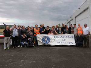 Un groupe de participants