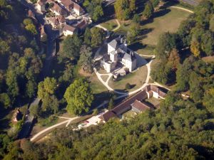 zoom-sur-le-chateau-de-campagne